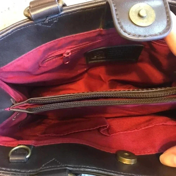 Relic Quality Brand Women Handbag - Picture 6 of 9